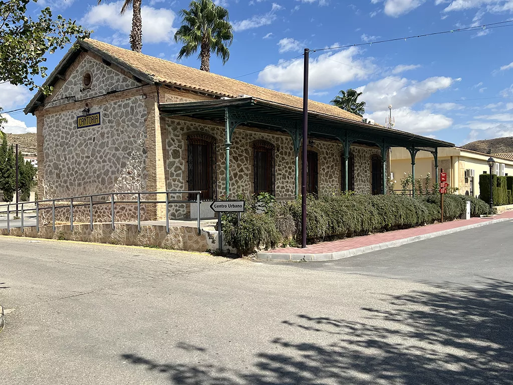 Purchena Station, Marble, and the Welsh Coal Scam - Cantoria station, now the local Police station 2025